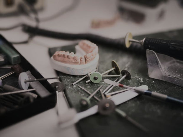 Materiales dentales para técnicos dentales y estudiantes 